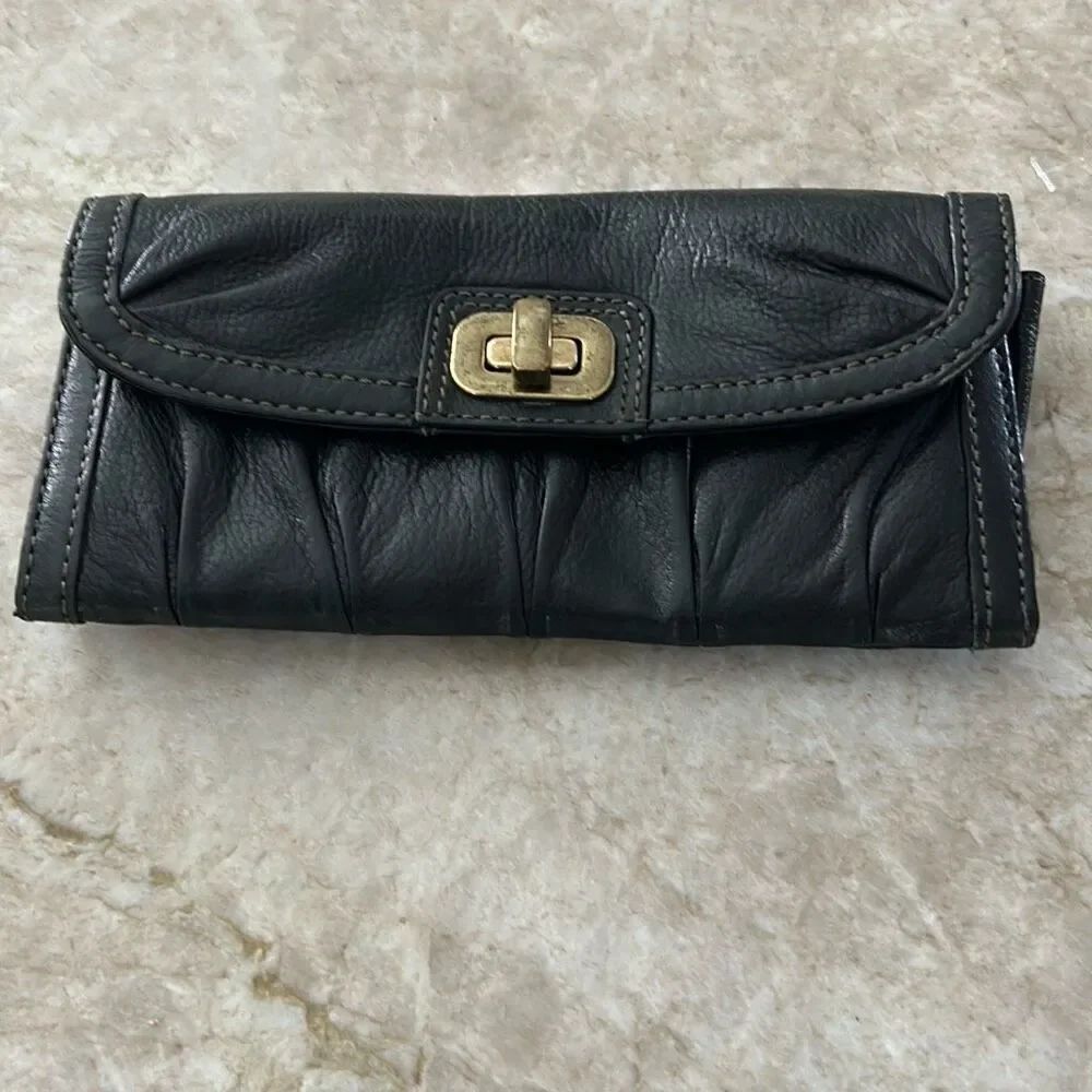 FOSSIL Black Leather Billfold